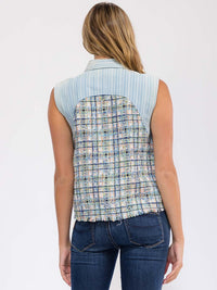 WOMEN'S SLEEVELESS BUTTON UP FRONT POCKET DENIM CONTRAST TOP