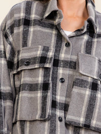WOMEN'S LONG SLEEVE BUTTON CLOSURE FRONT POCKET PLAID JACKET
