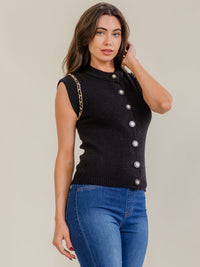 WOMEN'S SLEEVELESS BUTTON UP CHAIN DETAILED KNIT BLOUSE