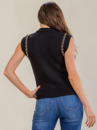 WOMEN'S SLEEVELESS BUTTON UP CHAIN DETAILED KNIT BLOUSE
