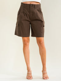 WOMEN'S BUTTON CLOSURE CARGO POCKETS DENIM SHORTS