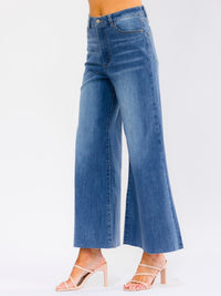 WOMEN'S BUTTON CLOSURE POCKETS BELL LEG WASHED STRETCH DENIM PANTS