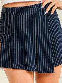 ENTRO WOMEN'S BUTTON CLOSURE PLEATED STRIPES MINI SKORTS