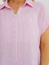 WOMEN'S SHORT SLEEVE BUTTON UP HIGH-LOW STRIPES SHIRT