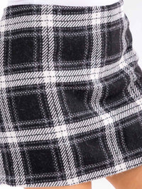 PLUS SIZE ZIPPER CLOSURE PLAID MINI SKIRT