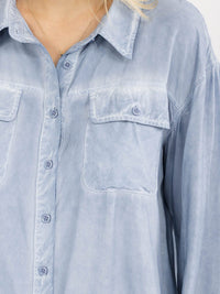 WOMEN'S LONG SLEEVE BUTTON UP WASHED CHAMBRAY TOP