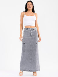 WOMEN'S BUTTON CLOSURE CARGO POCKETS WASHED DENIM MAXI SKIRT
