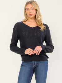 WOMEN'S LONG SLEEVE V-NECK BASIC KNIT TOP