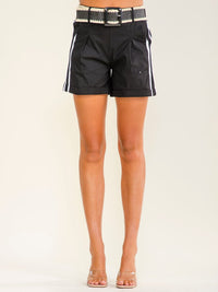 WOMEN'S BUTTON CLOSURE FRONT POCKETS BELTED MINI SHORTS