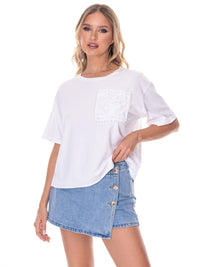 WOMEN'S SHORT SLEEVE FRONT CROCHET PEARL POCKET T-SHIRT
