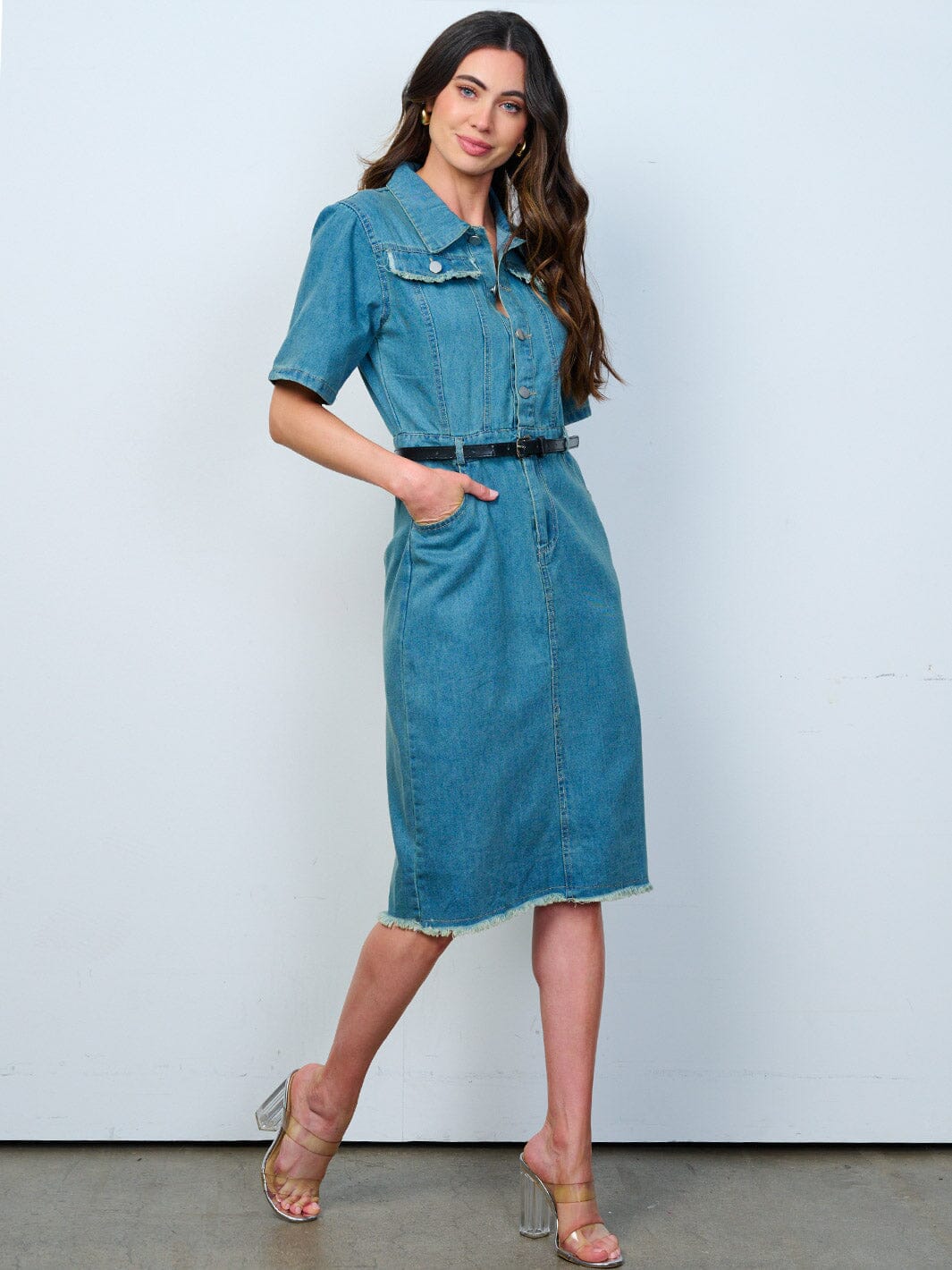 WOMEN'S SHORT SLEEVE BUTTON UP FRONT BELT DENIM MIDI DRESS –  Wholesalefashiontrends.com