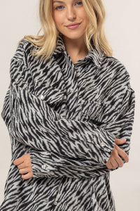 WOMEN'S LONG SLEEVE BUTTON CLOSURE FRONT POCKETS ANIMAL PRINT JACKET
