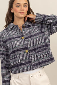 WOMEN'S LONG SLEEVE BUTTON CLOSURE FRONT POCKETS PLAID FUZZY JACKET