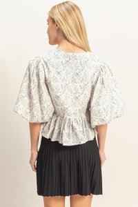 WOMEN'S SHORT PUFF SLEEVE FRONT TIE FLORAL BLOUSE