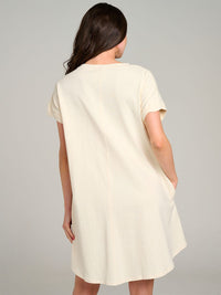 WOMEN'S SHORT SLEEVE FRONT POCKETS GRAPHIC TUNIC MINI DRESS