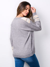 WOMEN'S LONG SLEEVE V-NECK CHEVRON PRINT SWEATER