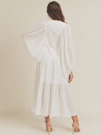 JUST ME WOMEN'S LONG BALLOON SLEEVE V-NECK TIERED MAXI DRESS