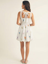 JUST ME WOMEN'S SLEEVELESS SQUARE NECK FRONT POCKETS EMBROIDERY FLORAL MINI DRESS