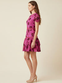 JUST ME WOMEN'S SHORT SLEEVE TIERED FLORAL CROCHET MINI DRESS