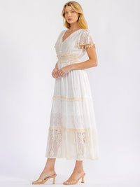 WOMEN'S SHORT SLEEVE V-NECK TIERED CROCHET LACE MAXI DRESS