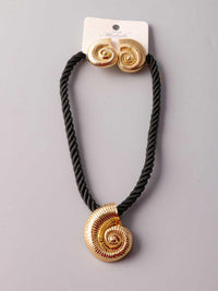 FASHION SEA SHELL PENDANT EARRINGS & NECKLACE SET
