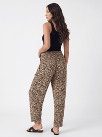 WOMEN'S ELASTIC WAIST FRONT POCKETS STRAIGHT LEG ANIMAL PRINT PANTS