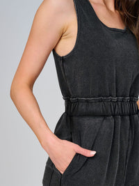 WOMEN'S SLEEVELESS ELASTIC WAIST FRONT POCKETS WASHED JUMPSUIT