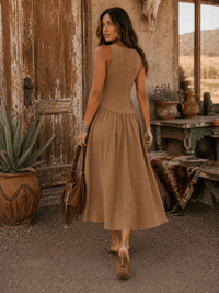 WOMEN'S SLEEVELESS BUTTON CLOSURE FRONT POCKETS MAXI DRESS