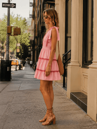 WOMEN'S SLEEVELESS V-NECK OPEN BACK TIERED MINI DRESS