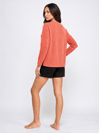 WOMEN'S LONG SLEEVE FRONT POCKET RIBBED TOP