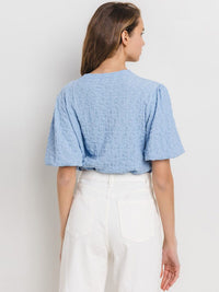 WOMEN'S SHORT PUFF SLEEVE DETAILED BLOUSE