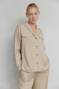 WOMEN'S LONG SLEEVE BUTTON UP FRONT POCKETS LINEN TOP