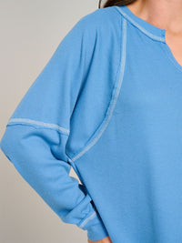 WOMEN'S LONG SLEEVE V-NECK RIBBED TOP