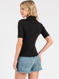 WOMEN'S SHORT SLEEVE MOCK NECK SOLID TOP