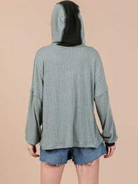 WOMEN'S LONG SLEEVE FRONT POCKET HOODED TOP