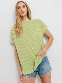 WOMEN'S SHORT SLEEVE MOCK NECK FRONT POCKET RIBBED DETAILED BLOUSE