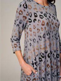 WOMEN'S 3/4 SLEEVE FRONT POCKETS ANIMAL PRINT RUFFLE BOTTOM HEM MAXI DRESS