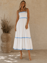 WOMEN'S SLEEVELESS SMOCK BACK TRIM DETAILED MAXI DRESS