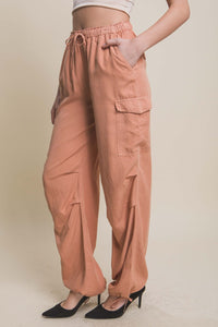 WOMEN'S ELASTIC WAIST SELF TIE CARGO POCKETS ADJUSTABLE LEG PANTS