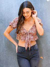 WOMEN'S FLORAL PRINT FRONT TIE RUFFLE HEM CROP TOP
