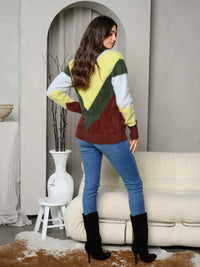 WOMEN'S LONG SLEEVE CHEVRON FUZZY COLORBLOCK SWEATER