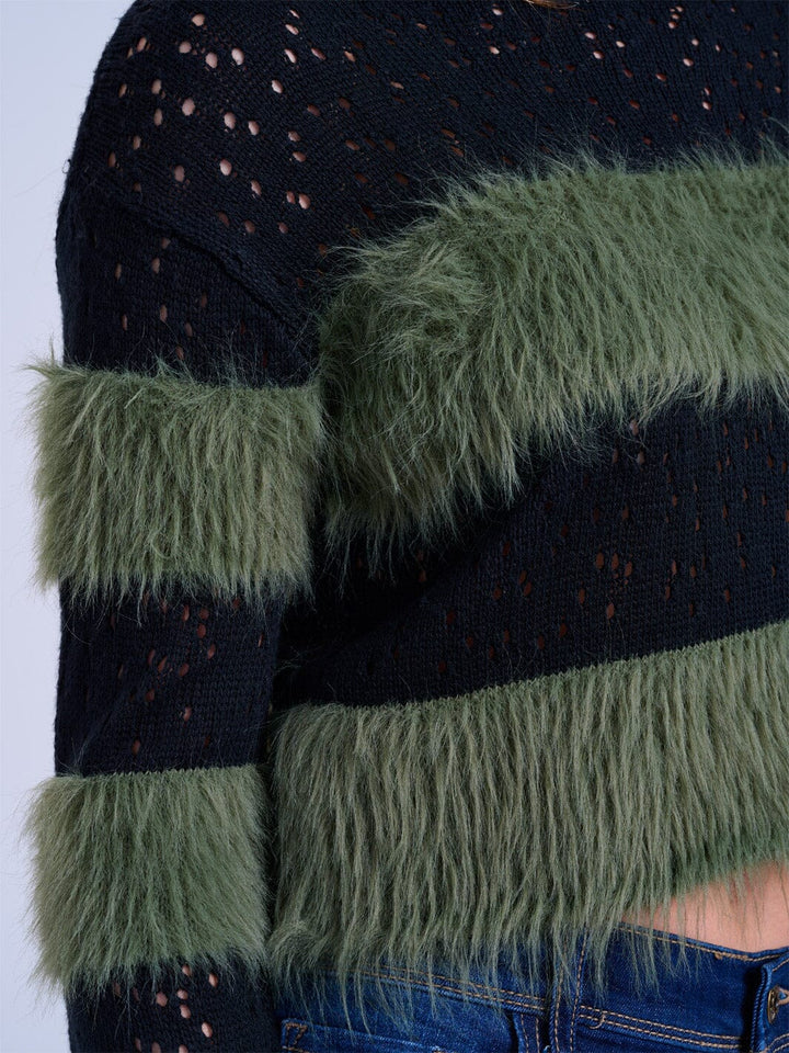 WOMEN'S LONG SLEEVE COLORBLOCK KNIT FUZZY PULLOVER SWEATER