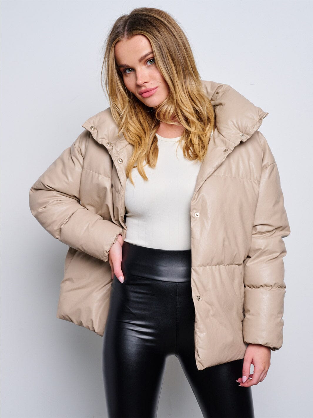 WOMEN'S LONG SLEEVE BUTTON CLOSURE POCKETS PU PLEATHER JACKET