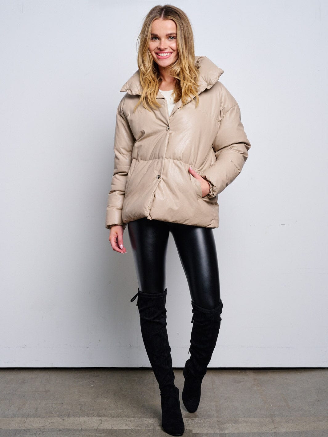 WOMEN'S LONG SLEEVE BUTTON CLOSURE POCKETS PU PLEATHER JACKET