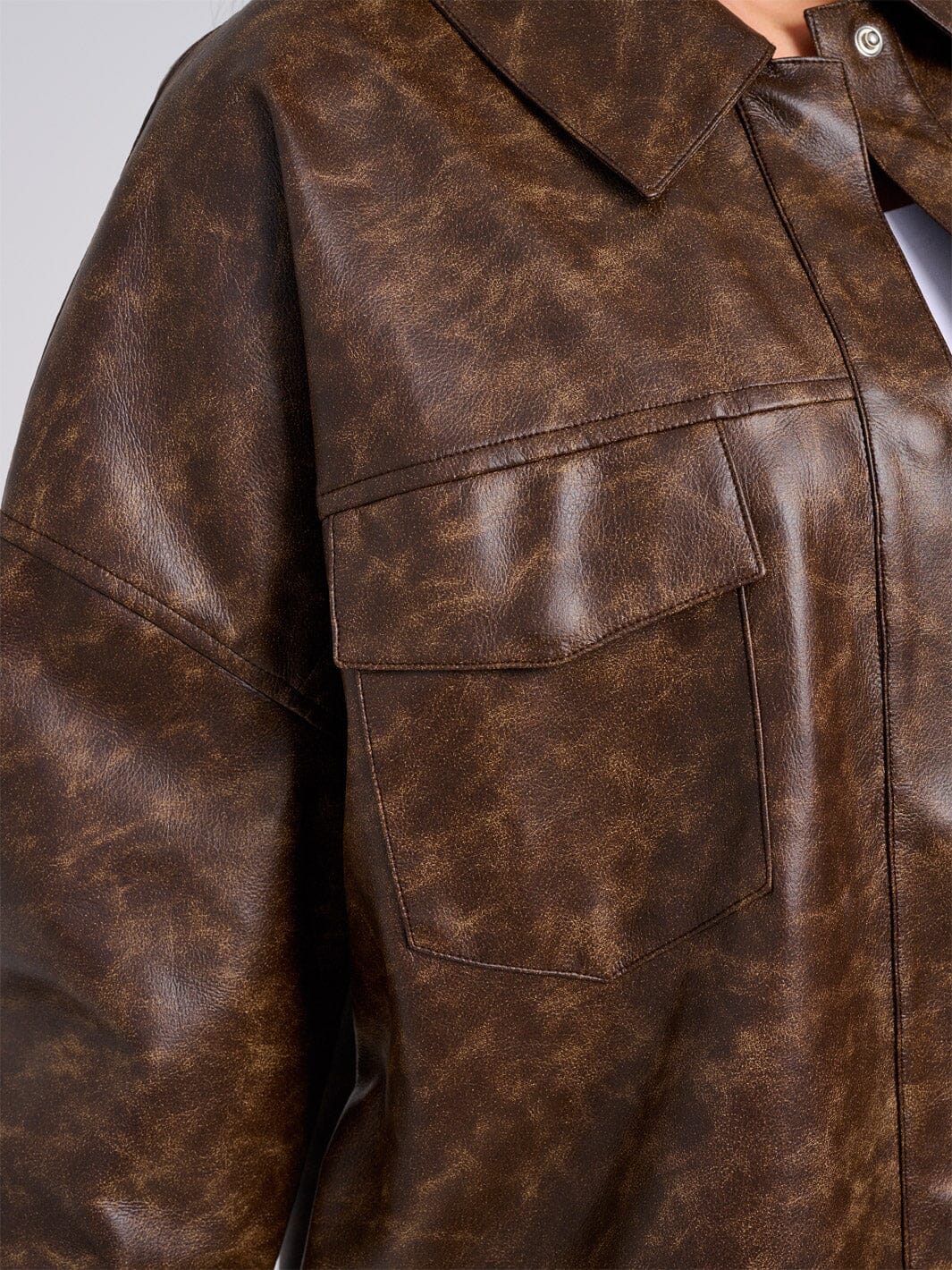 WOMEN'S LONG SLEEVE BUTTON CLOSURE FRONT POCKET PU PLEATHER JACKET