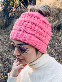 WOMEN'S PONY TAIL BEANIE HAT