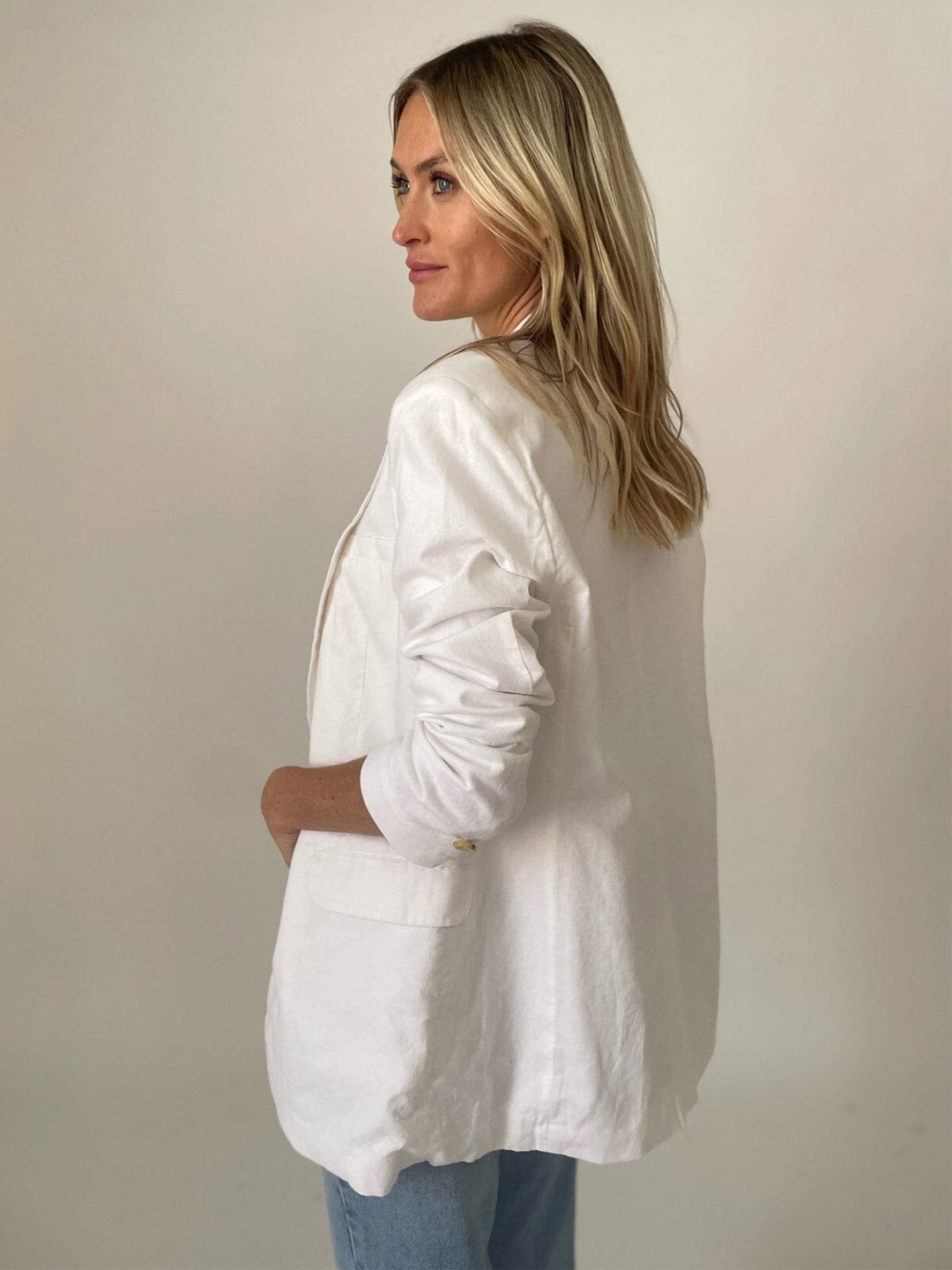 WOMEN'S LONG SLEEVE BUTTON CLOSURE POCKETS BLAZER