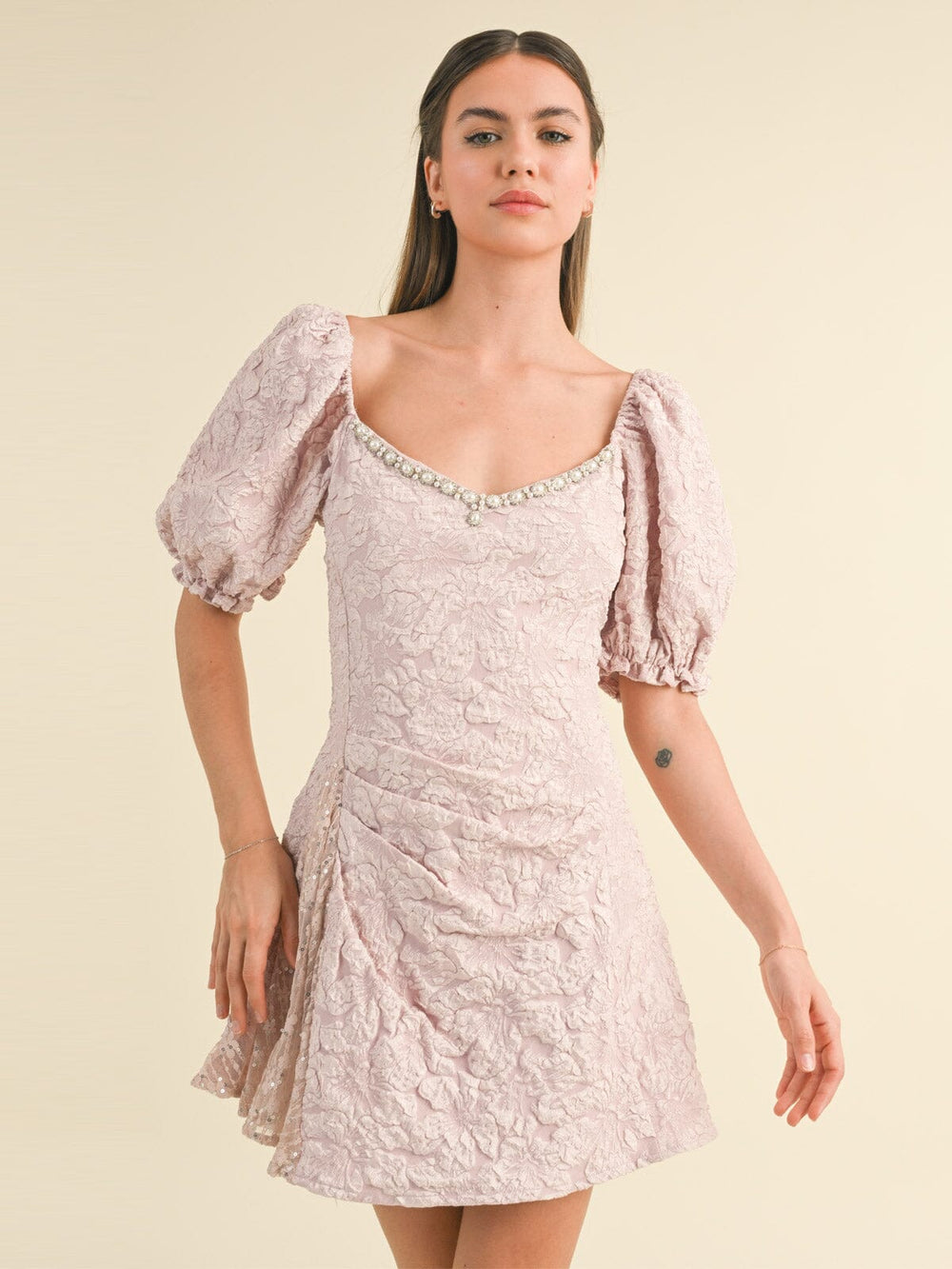 WOMEN'S SHORT PUFF SLEEVE FLORAL DETAILED MINI DRESS