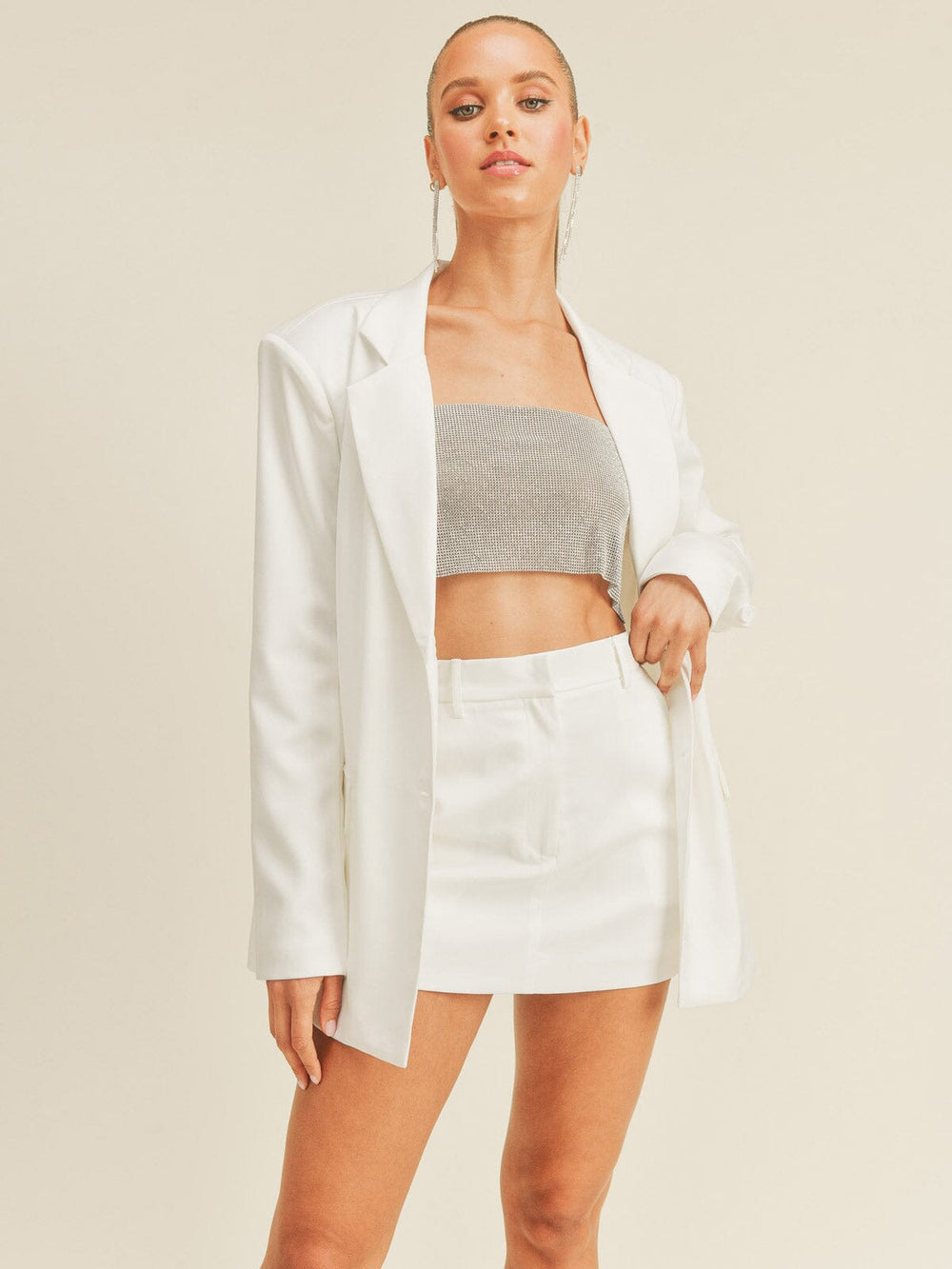 WOMEN'S LONG SLEEVE OPEN BUTTON CLOSURE BLAZER