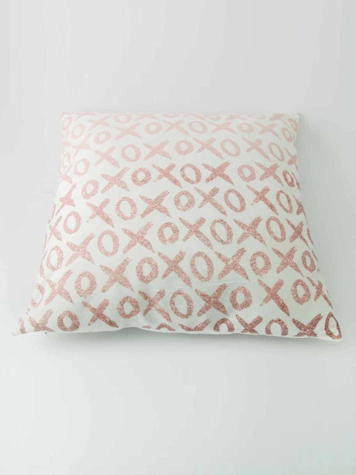 VALENTINE'S DAY XOXO THROW PILLOWS